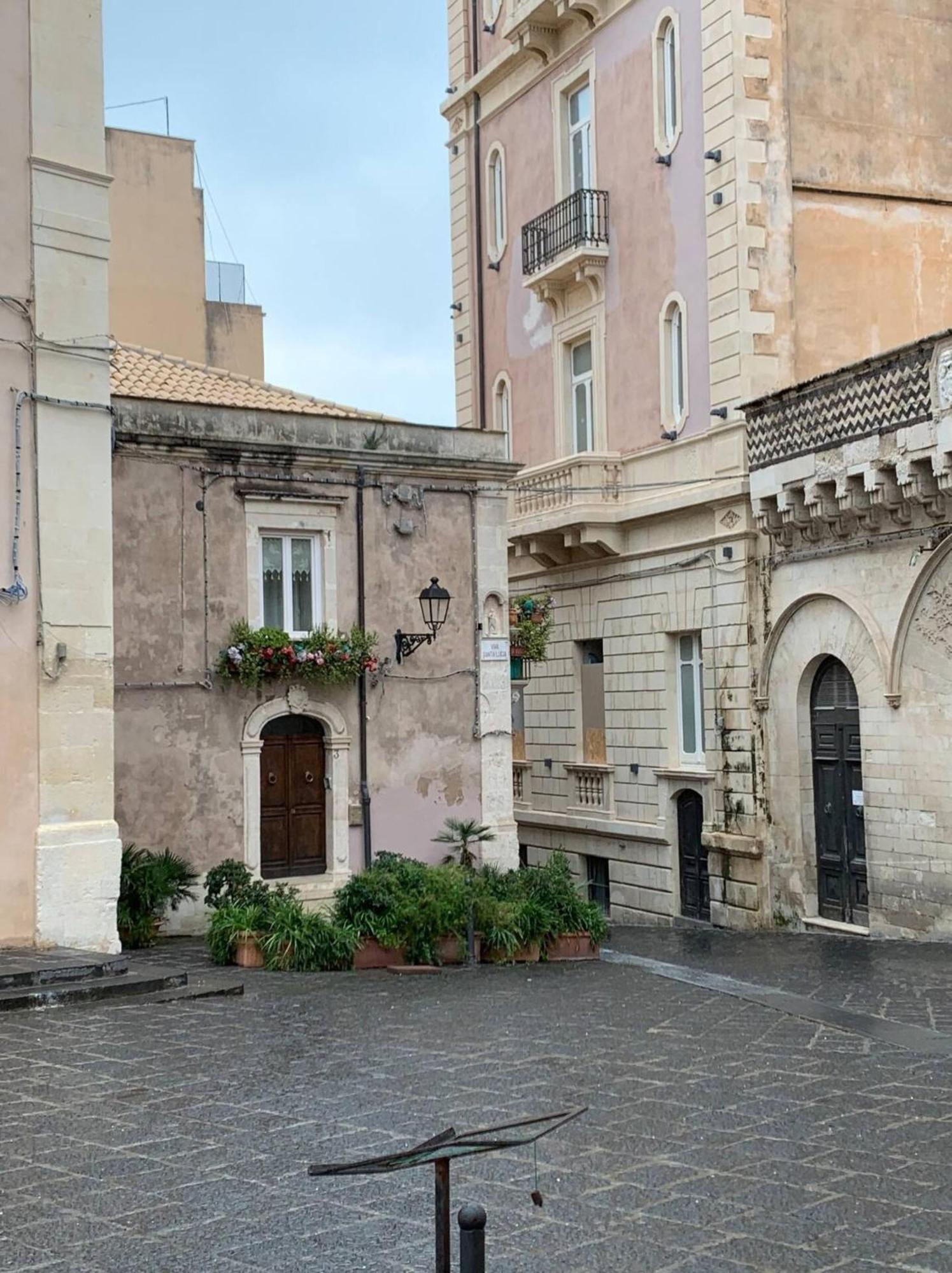 Maison Dorée *